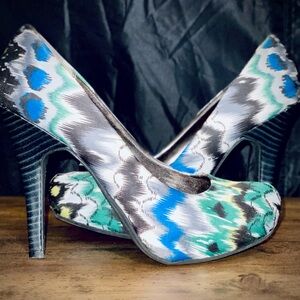 BAMBOO Blue & Teal Patterned High Heel Pumps